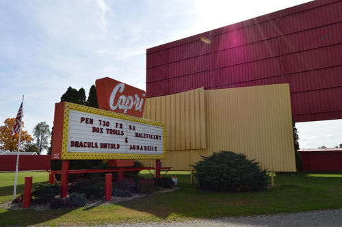 Capri Drive-In Theatre - 2017-2019 Photos (newer photo)